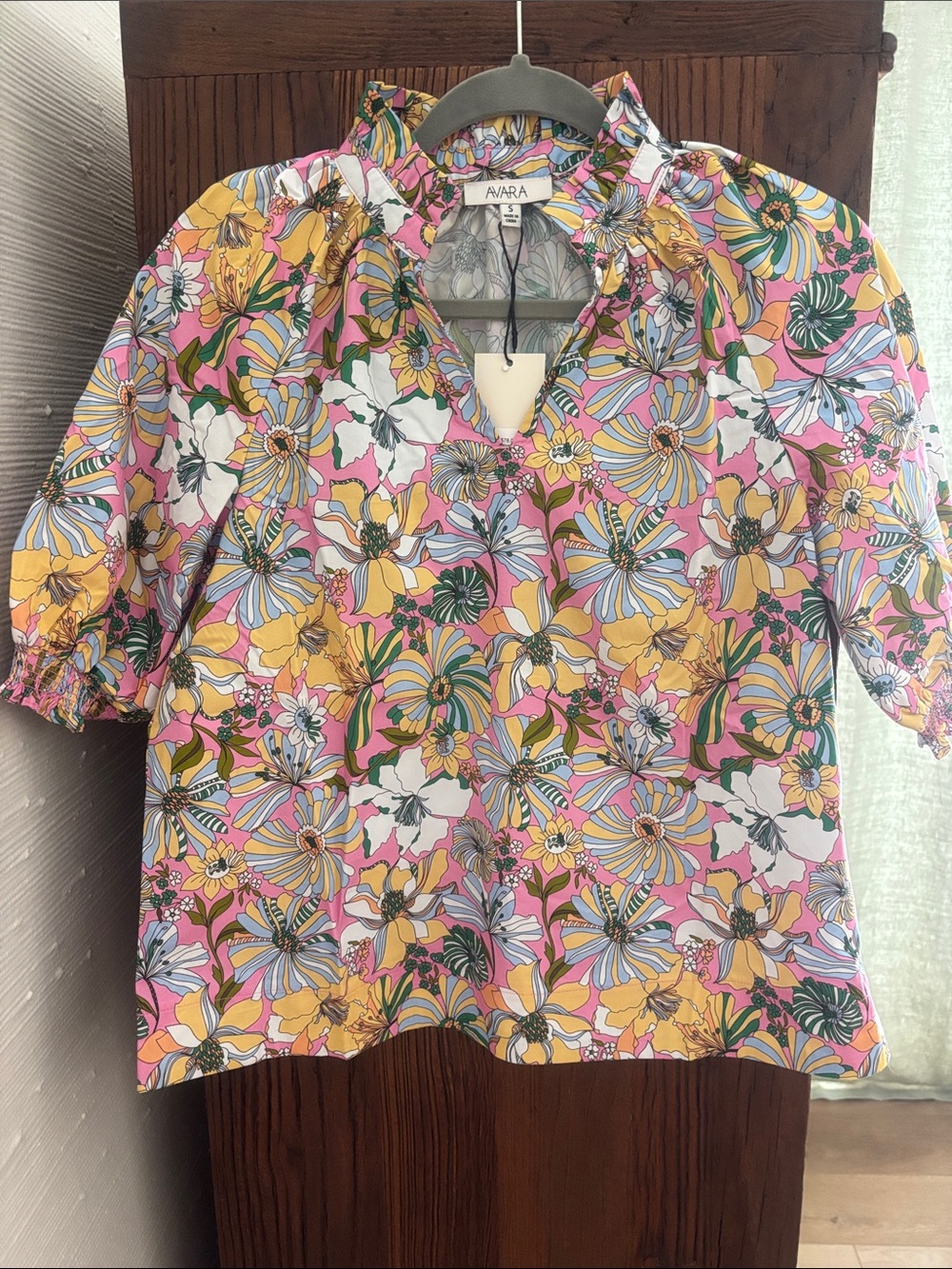 NWT Avara Floral Puff-Sleeve Women’s Top in Pink and Yellow
